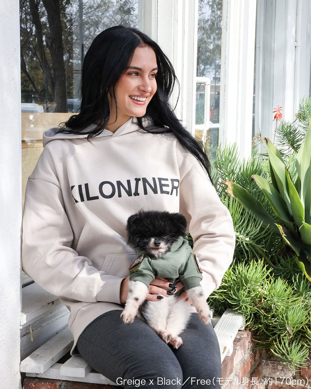 W Logo Hoodie-A