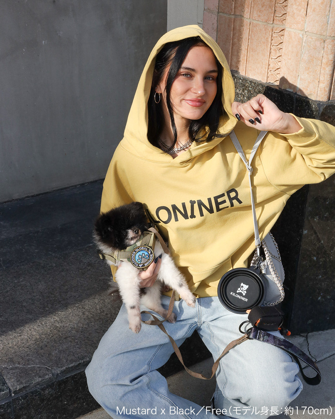 W Logo Hoodie-A