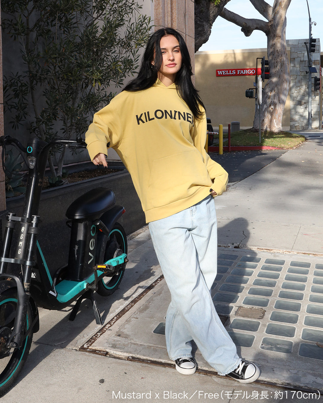 W Logo Hoodie-A