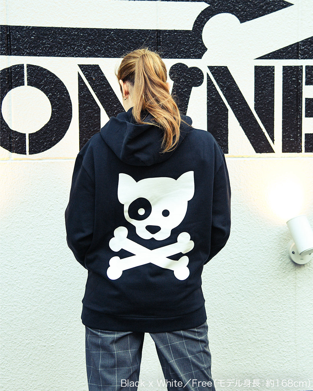 W Logo Hoodie-A