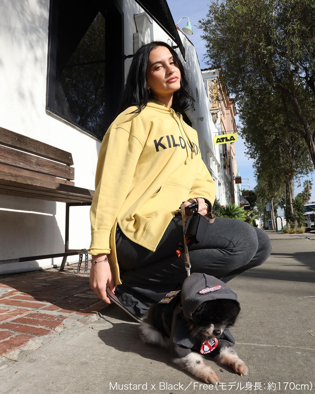 W Logo Hoodie-B