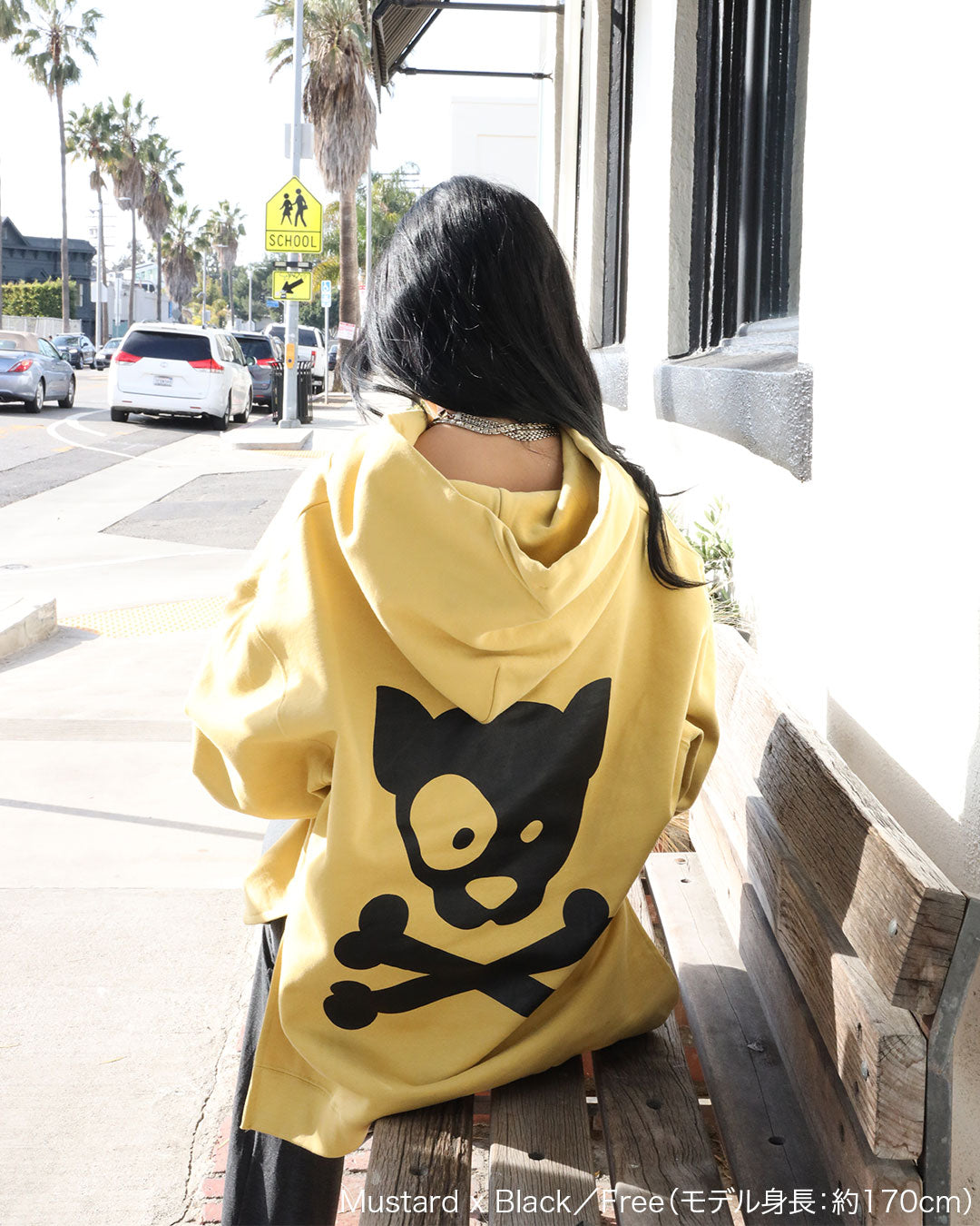 W Logo Hoodie-B